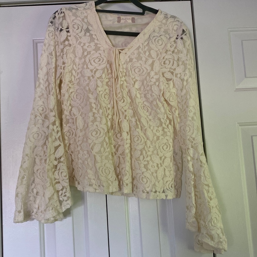 Boho flowy lace top